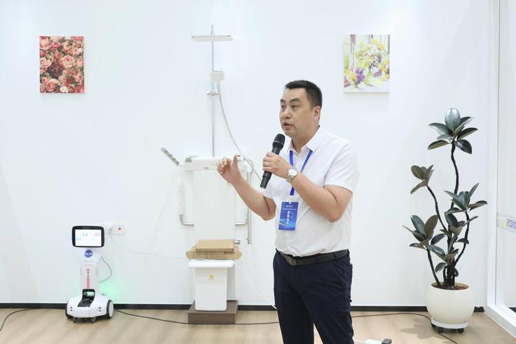 當保姆機器人遇見可穿戴智能設備 一場從工廠裝配到家庭服務的智能協同
